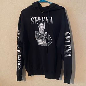 Selena sweater